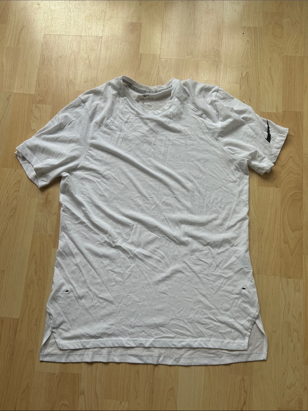 NIKE basketball Men's White Short-Sleeve Performance Tee XL